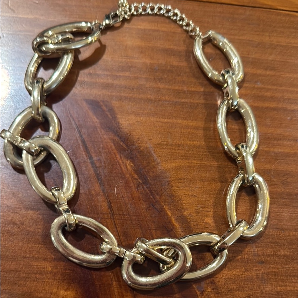 Elegant Gold Chain Link Necklace